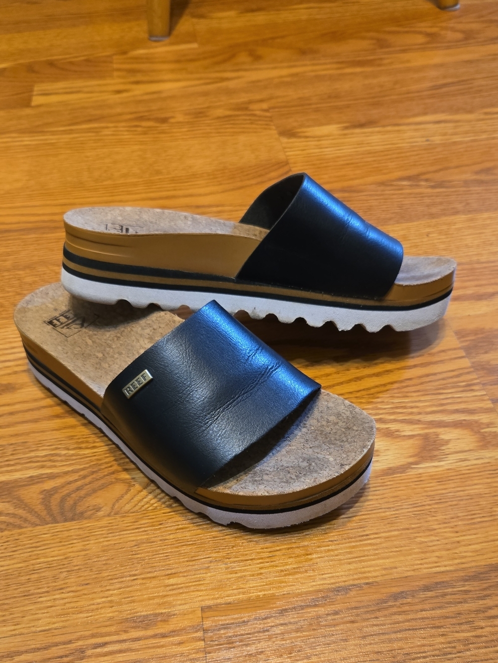 Reef Black Strap Slides